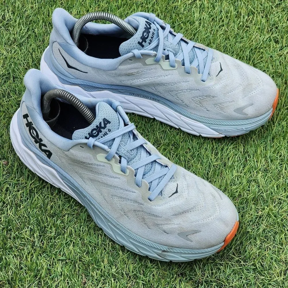 HOKA ARAHI 6 - Womens Sneakers - SIZE 10B - Please See Pictures